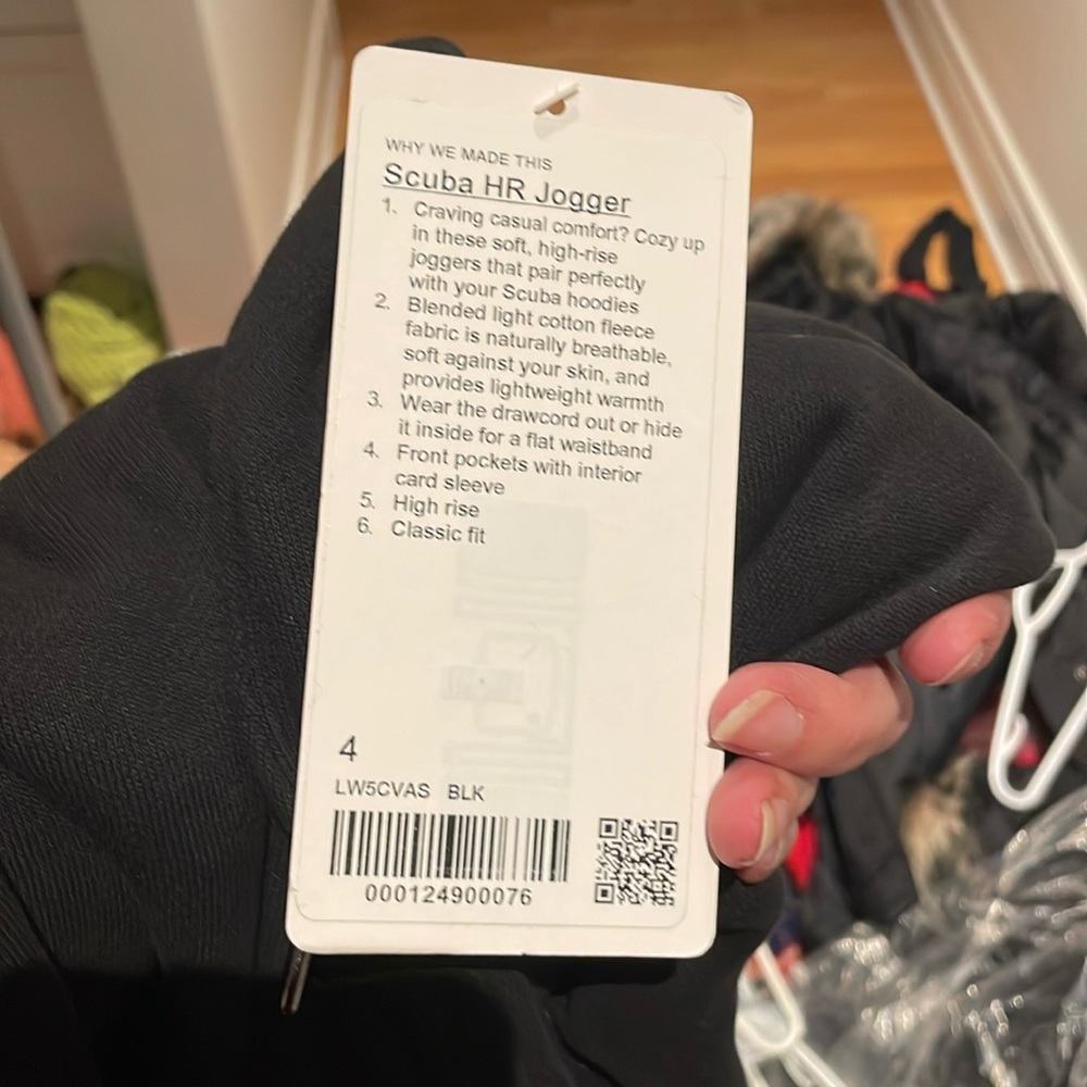 Lululemon Scuba Sz 4